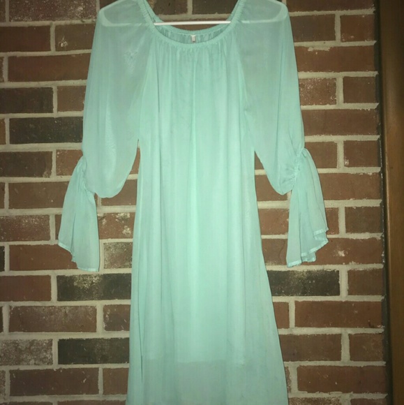 Women's dress - Picture 2 of 4